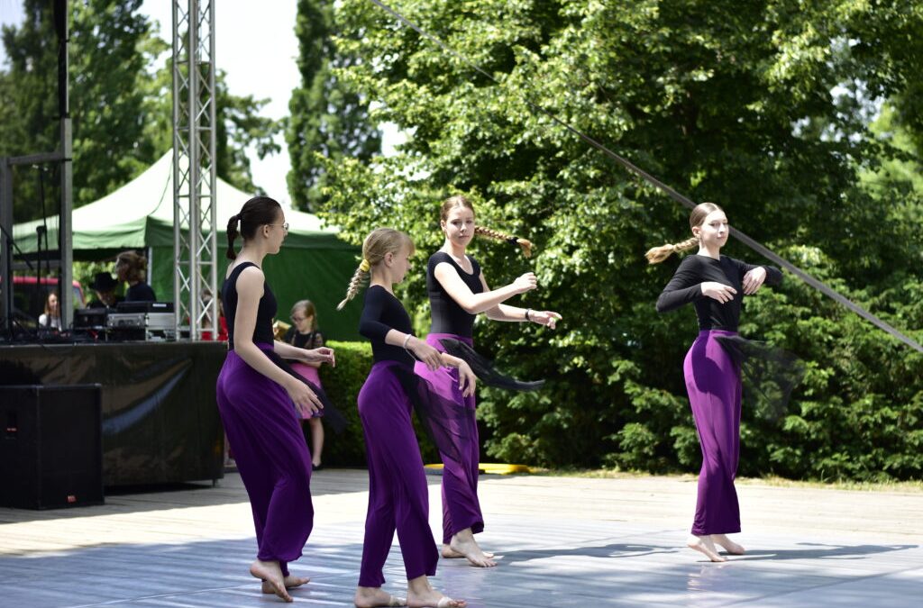 Festyn MDK-Krzyki w Parku Południowym  17.06.2023 11:00-16:00 Zapraszamy